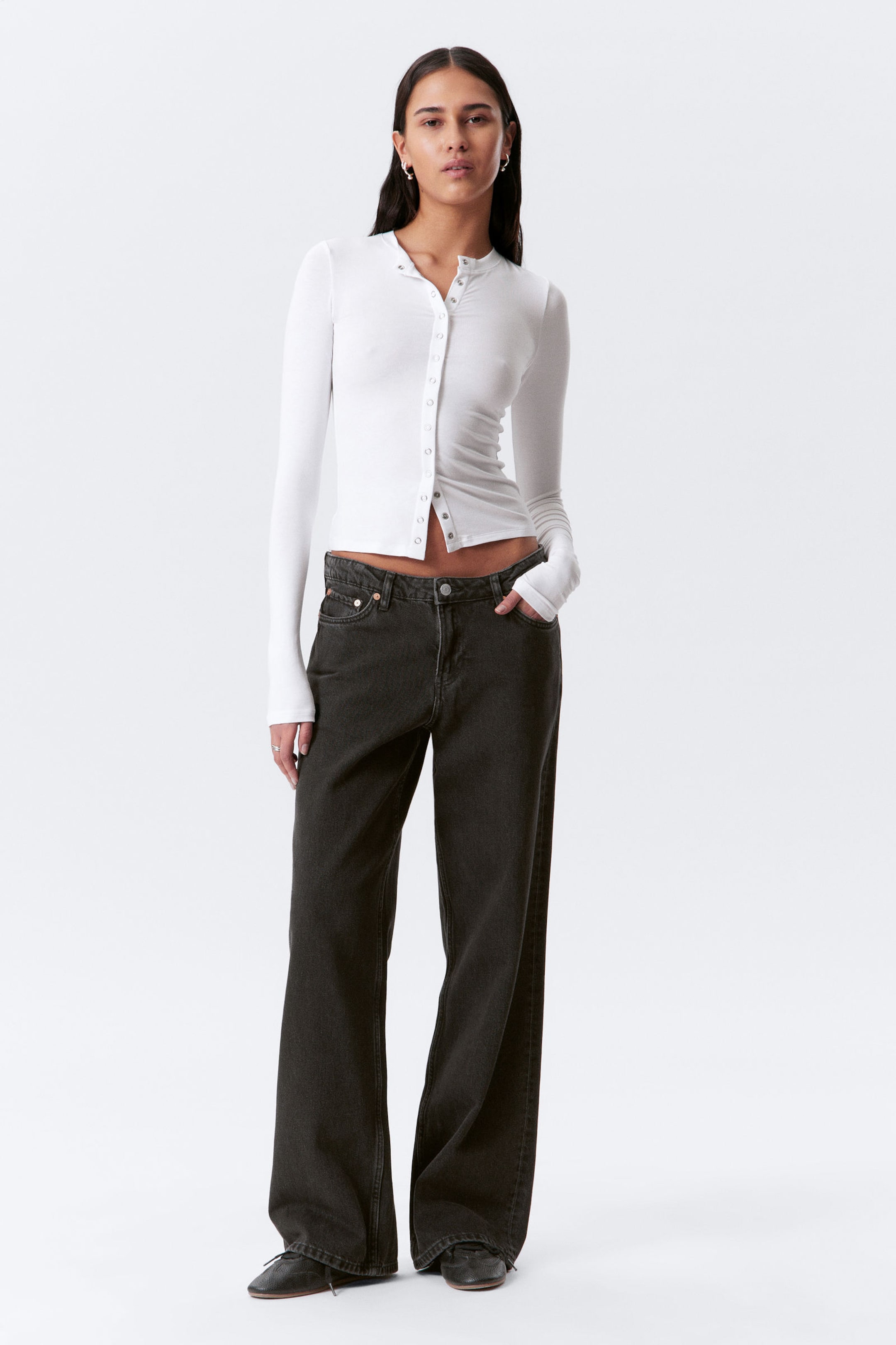 ample low rise loose wide leg jeans - Ink Black - Black