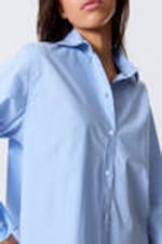 Hellblau - Lockeres cropped Langarmshirt aus Baumwolle - 2